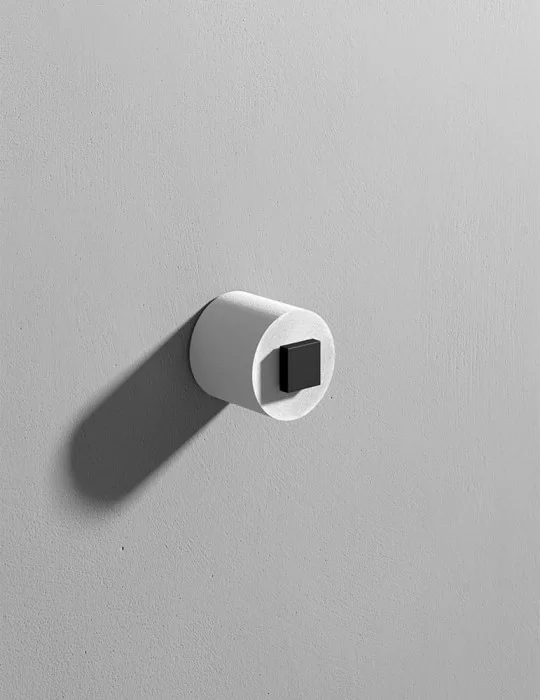 Porte-rouleau Stone, de Rexa Design Porte-rouleau Stone, de Rexa Design