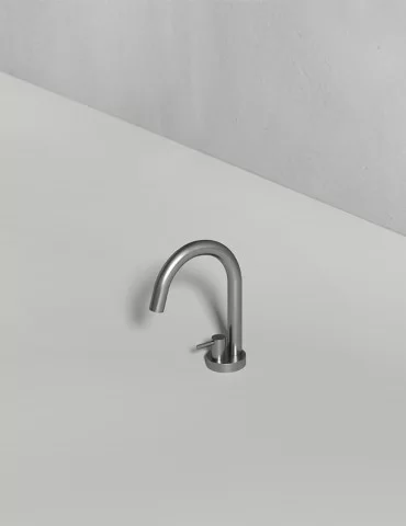 Robinet à eau froide à poser pour lavabo VIRGOLA, de Rexa Design 2