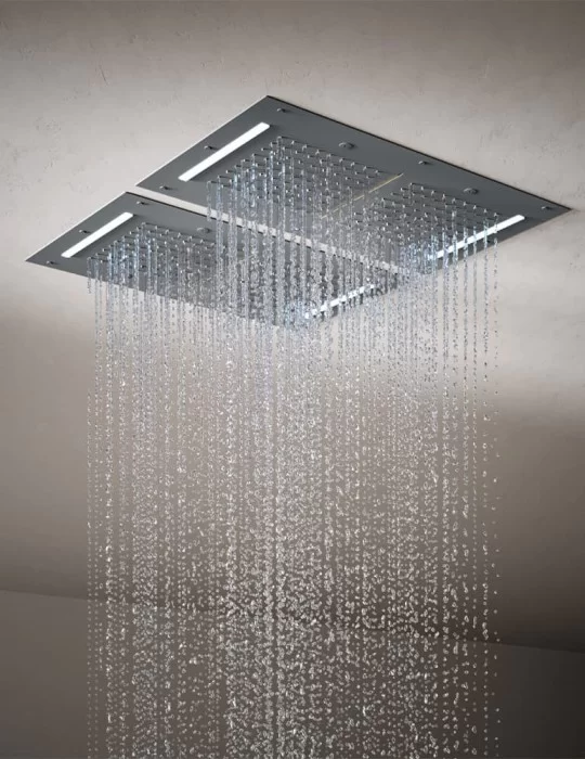 Plafond de douche ciel pluie, cascade, brumisateurs et chromothérapie.