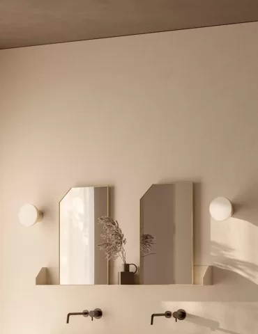 Miroir double avec étagère Swing, de Ex-t Design 2