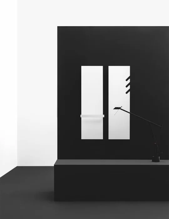 Sèche-serviettes vertical électrique Tavola liscia V, d'Antrax IT